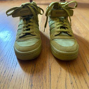 Like new Adidas  Forum Mid Sneakers